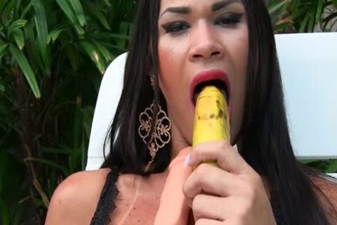 Sensual shelady Erika Lee Masturbates With A Banana And Sticks A sextoy Up Her ass