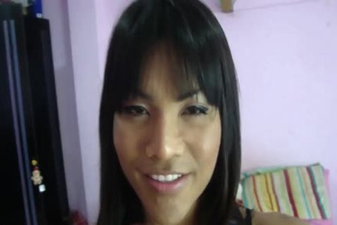 Kyrsha Shows Off Her recent mambos On Camera