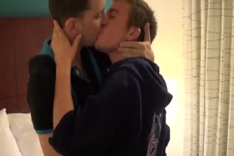 Female To Male FTM 10-Pounder Deepthroats large penis before Trans cunt slamming