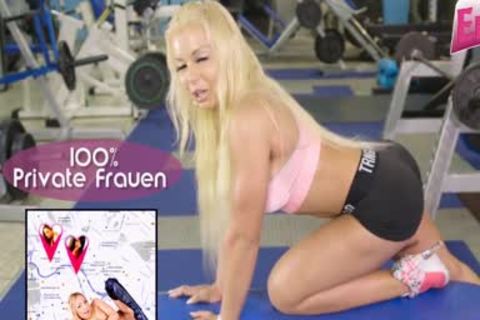 Transe Mit Operierter Fake vagina Fickt ass Im Pov Porno