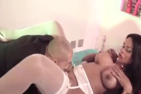 busty tranny bonks guy