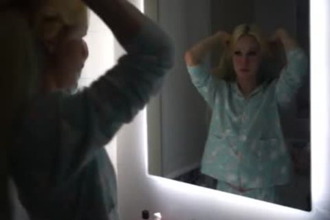 nice-looking tranny Facefucked