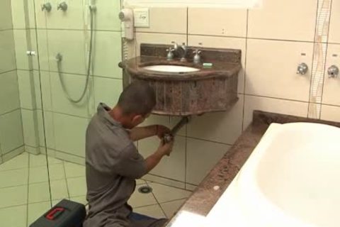 Encanador Cafuçu Socando A Rola Na tranny Pauzuda!