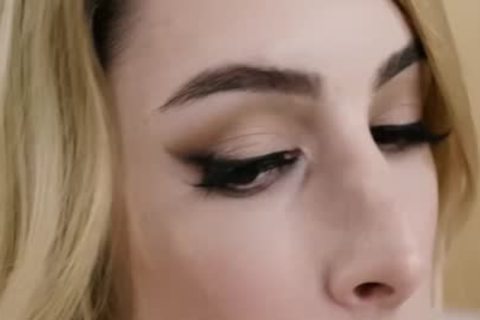 yummy Tbabe Casey Kisses Gives Gagging bj