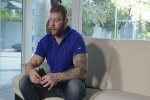 marvelous Ts Temptress Khloe Kay Takes Stepdad ramrod Up In Her arse