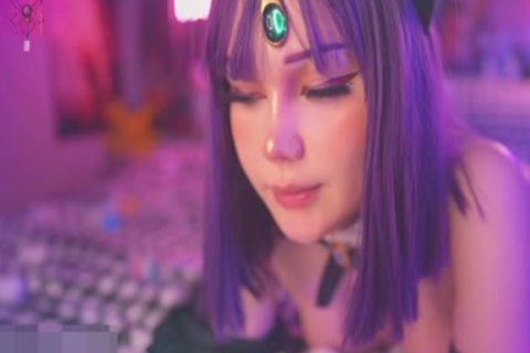 Cosplay sheboy Princess Toying Her arse And sucking gigantic Didlo