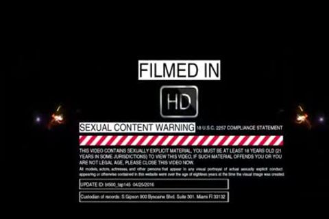 JHOANY WILKER shemale BEHIND SCENE