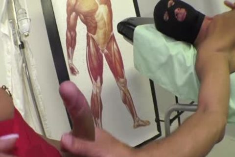 ladyboy Bianca Reis pokes Her bondman In The Clinic raw