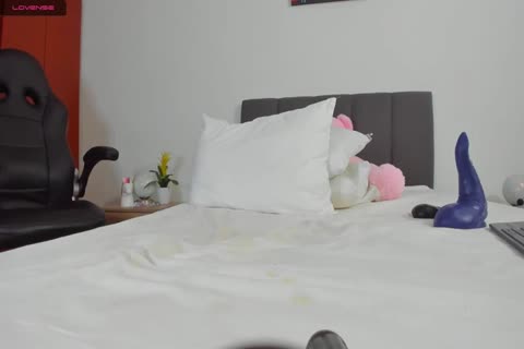 Pink Hair ladyman Masturbation fake penis