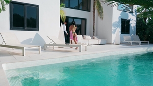 Trans Angels: Vanessa Jhons' Creamy, Sloppy Blowjob