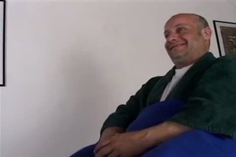 Italian Bi With tranny